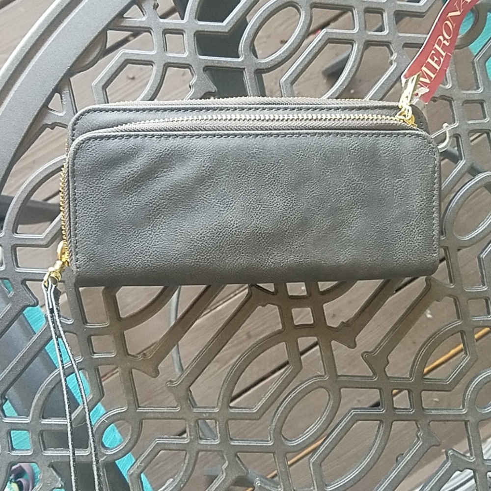 Merona grey wristlet